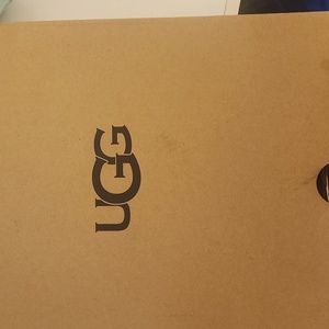 Brand New Ugg Fluff Slides